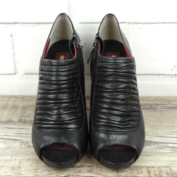 Max Studio sz 8 black leather peep toe booties - Picture 2 of 8